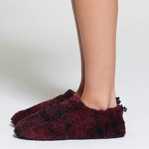 SKIMS Unisex Fleece Wine Plaid Slippers Sz EU 39/7.5-8.0 US new